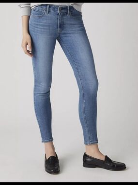 Levi's Mid Wash Skinny Jeans — Blue